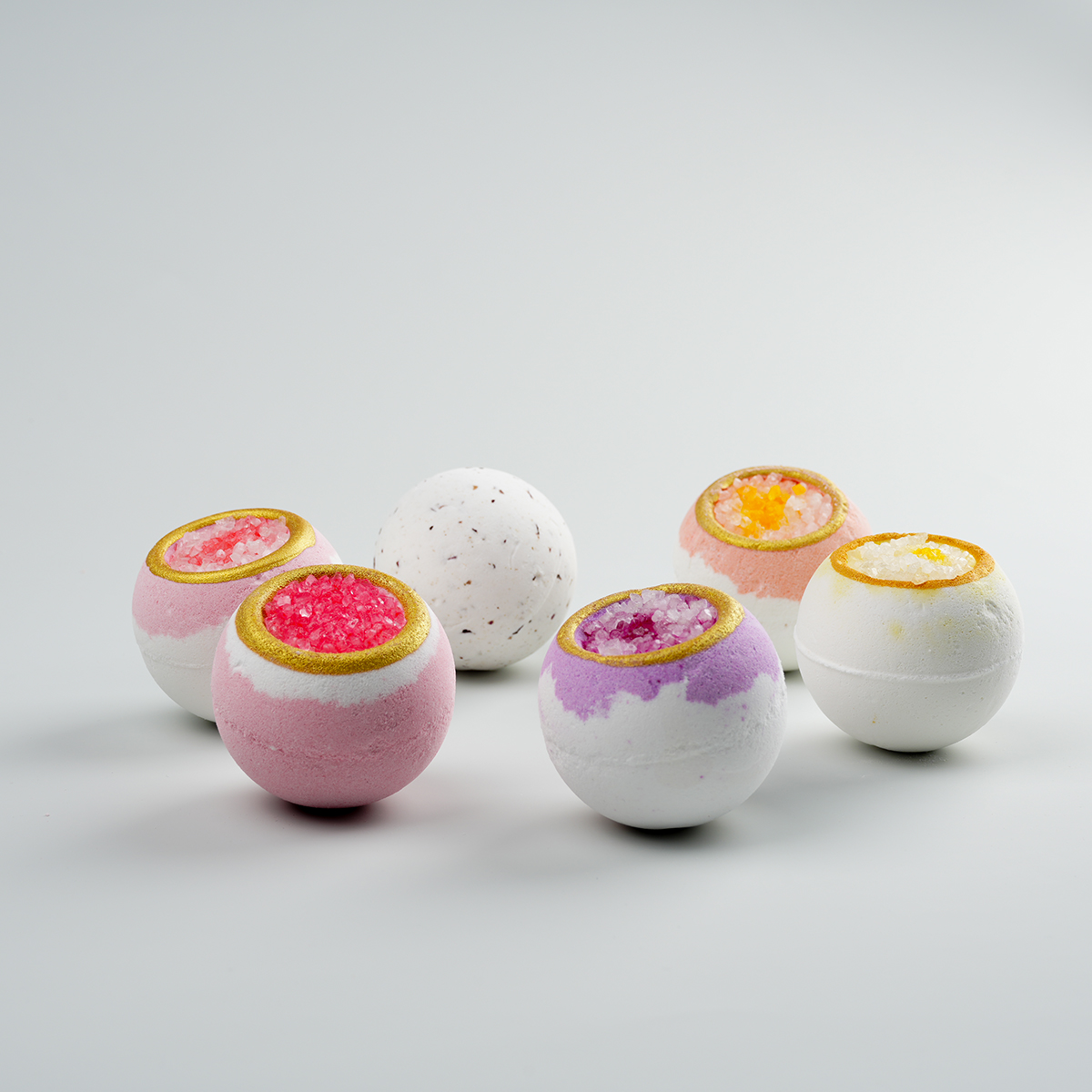 WELO soak cycle Luxury Geode Bath Bomb Gift Set with coarse mineral crystals and dried botanical petals